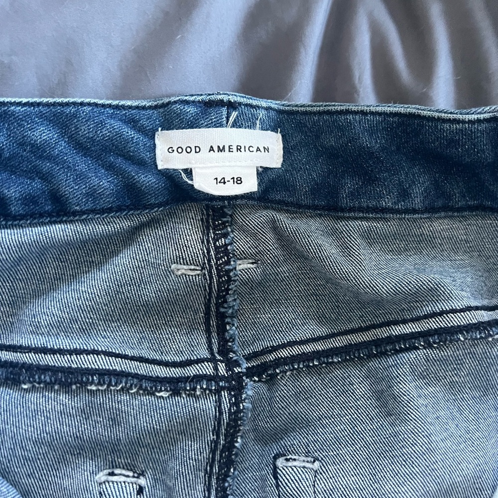 Good American Always Fits Jeans- size 14-18.  Worn twice , perfect condition-